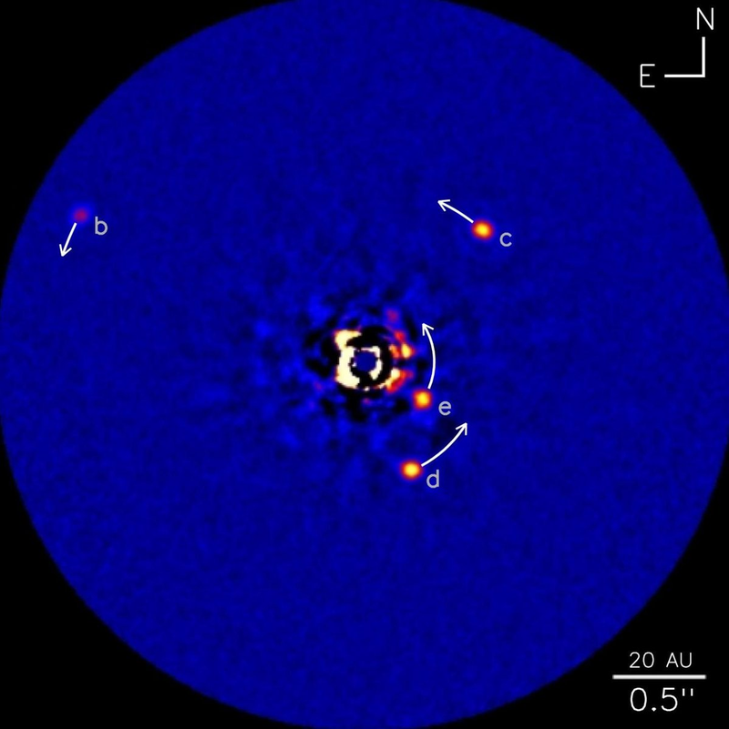 Illustration for article titled Detectan agua en la atmósfera de HR 8799 c, un planeta a 179 años luz de la Tierra